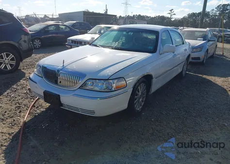 2004 Lincoln Town Car Signature из США, поврежденный, VIN 1LNHM81W14Y612400